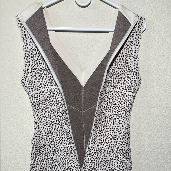 ALAÏA Bodycon Sleeveless Dress Snow Leopard - Picture 8 of 9